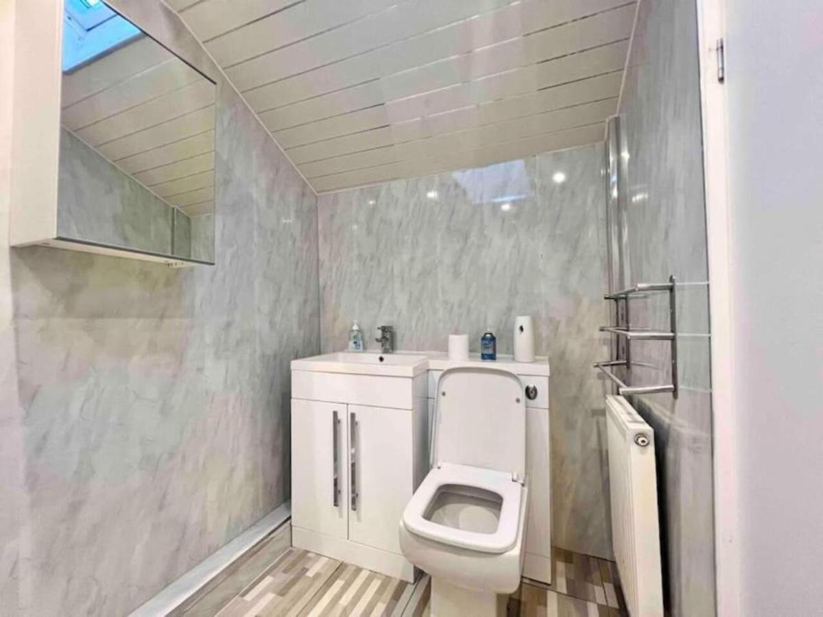 Spacious 3 Bedroom Home In Glasgow - Free Parking Ngoại thất bức ảnh