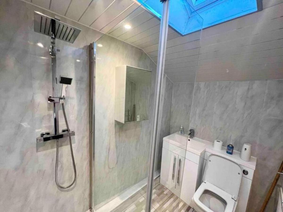Spacious 3 Bedroom Home In Glasgow - Free Parking Ngoại thất bức ảnh